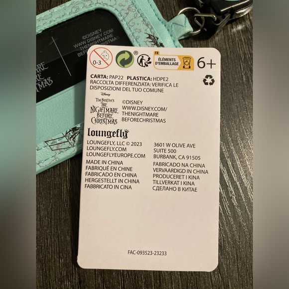 Loungefly Nightmare Before Christmas ID Retractable Lanyard - Picture 7 of 7